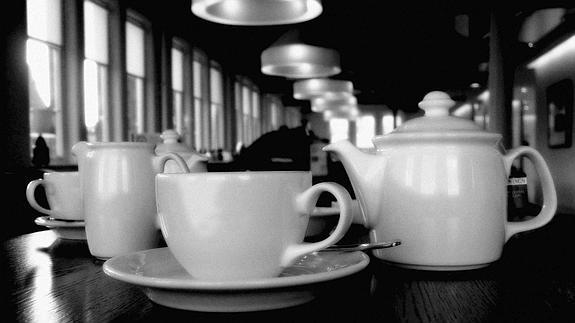 Un estudio científico desmitifica la maldad del café y la bondad del té