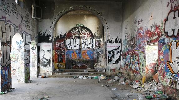 Interior del caserón abandonado donde se celebró la fiesta 'rave'. 