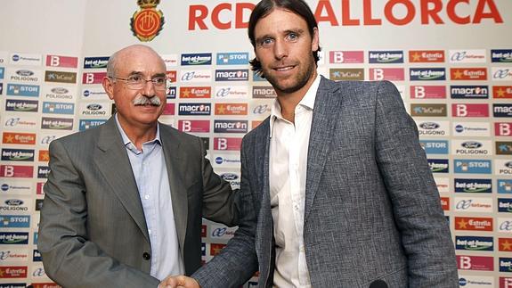 Lorenzo Serra Ferrer, en la presentación de Fernando Cavenaghi. 