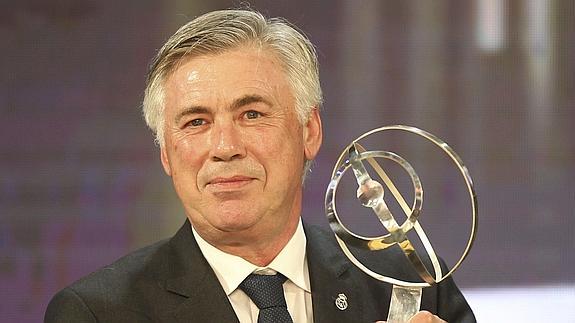 Ancelotti, con el premio Globe 2014 