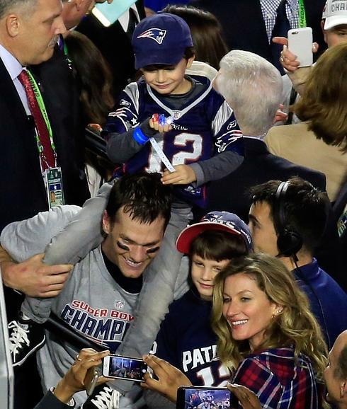 Gisele Bündchen y Tom Brady, tras la Super Bowl. 