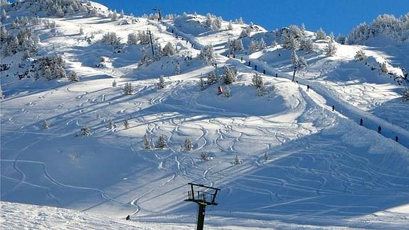 Grandes espesores de nieve acumulados ayudan a Baqueira a vivir su mejor momento de la temporada