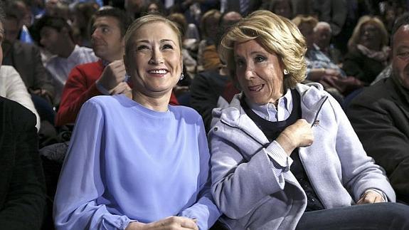 Cifuentes (izq.) y Aguirre, juntas en su primer gran acto. 