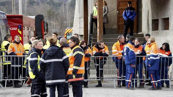 Un grupo de bomberos 