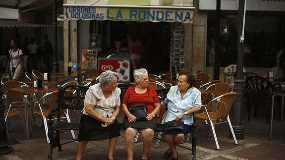 Un grupo de pensionistas. 