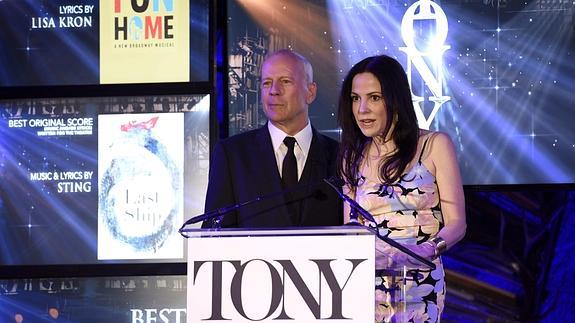Los actores Bruce Willis y Mary-Louise Parker anuncian las nominaciones.