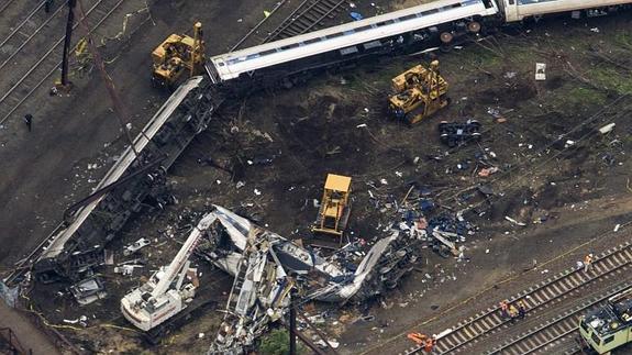 Vista aérea del tren descarrilado en Filadelfia. 