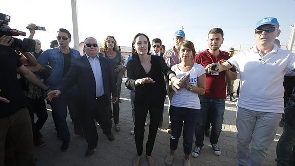 Angelina Jolie, durante su visita a un campo de refugiados de Turquía.