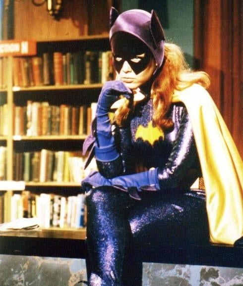 Fallece Yvonne Craig, la Batgirl de los años 60