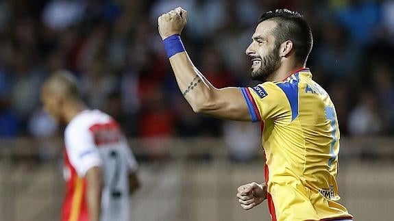 Negredo celebra su gol. 