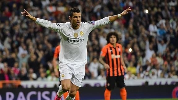 Cristiano Ronaldo celebra uno de sus goles ante el Shakhtar. 