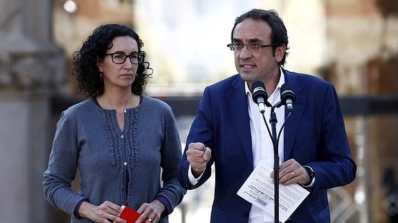 El coordinador nacional de CDC, Josep Rull, y la secretaria general de ERC, Marta Rovira.