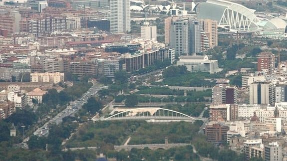 El antiguo lecho del Turia se ha convertido en el mayor jardín de Valencia. 