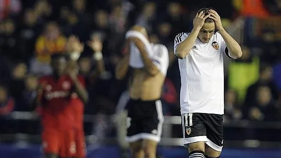 Piatti se lamenta durante el partido. 