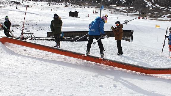 Vista del Snowpark de la estación granadina