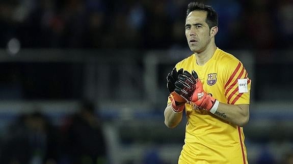 Claudio Bravo en un partido del Barça. 