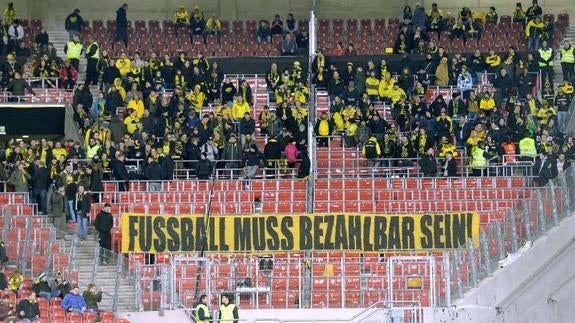 Los hinchas del Borussia, durante el último partido. 