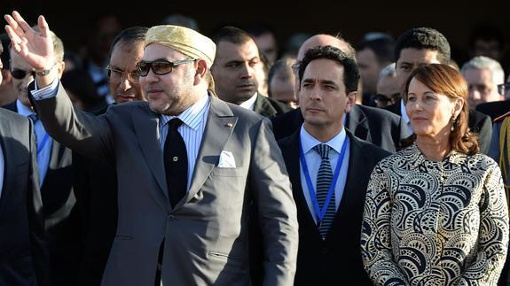 Mohammed VI junto a la ministra francesa de Ecología, Segolene Royal.