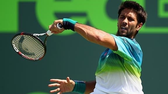 Fernando Verdasco golpea una pelota. 