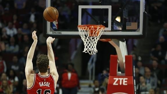 Pau Gasol, en un tiro libre. 