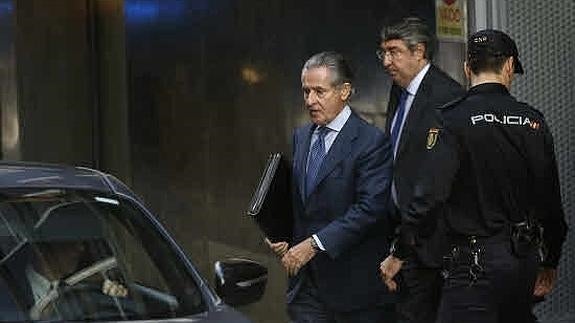 Miguel Blesa, saliendo de la Audiencia Nacional. 