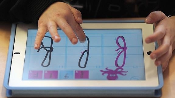 El objetivo es que la educación digital no se limite al uso de la tecnología, sino a su desarrollo.