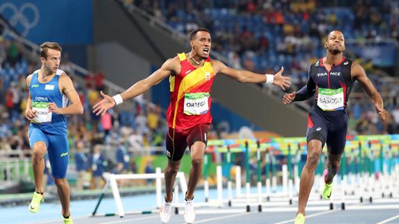 Orlando Ortega celebra su segundo puesto.