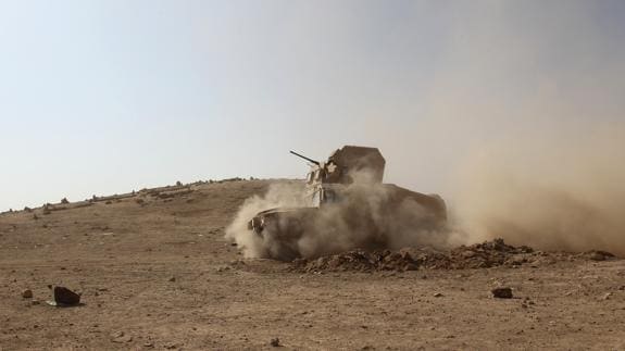 Un vehículo del Ejército iraquí, en Mosul.