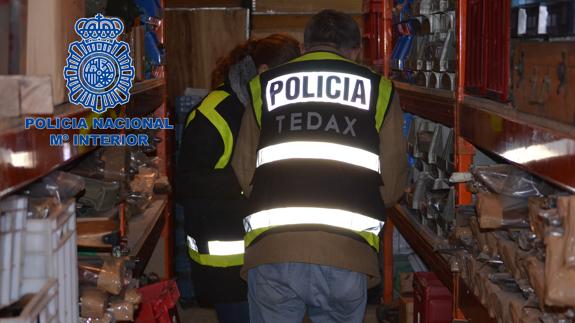 Efectivos de los Tedax de la Policía Nacional.