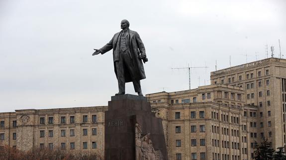Una estatua de Lenin.