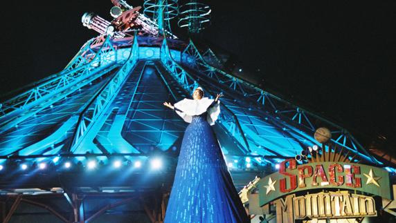 Inauguración de la montaña rusa Space Mountain de Disneyland Paris.