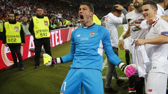 David Soria celebra la Europa League. 