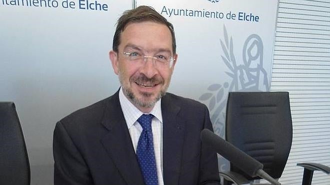 Alonso reconoce que le hubiera gustado un «mayor peso» de Elche en la lista del PP