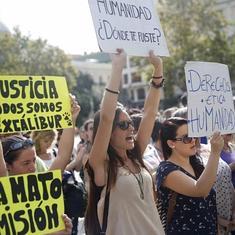 El PACMA se concentra por los derechos de los animales en Valencia