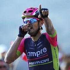 Rafa Valls celebra su victoria en el Tour de Omán.