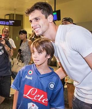 Caio pasa el examen, va cedido al Atlético y los médicos, en el aire