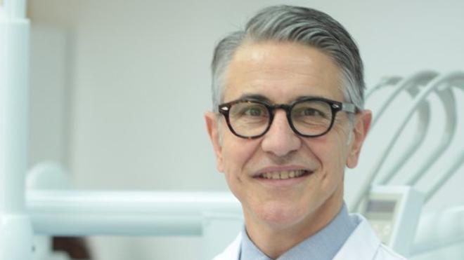 El dentista valenciano Pedro Buitrago participa en una investigación sobre implantes antibacterianos