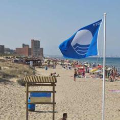 Bandera azul en las playas valencianas.