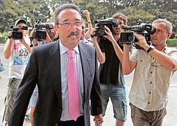 Las contradicciones del sastre José Tomás en la 'causa de los trajes' de Camps