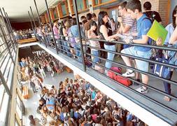 Educación podrá obligar a los docentes a dar clases en inglés