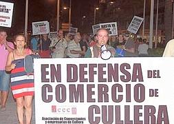 Un 'mantero' agrede a un policía local en Cullera