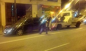 Uno de los vehículos retirados esta tarde-noche de las inmediaciones de Mestalla. / J. Martínez