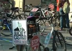 200 ciclistas protestan en las calles de Valencia