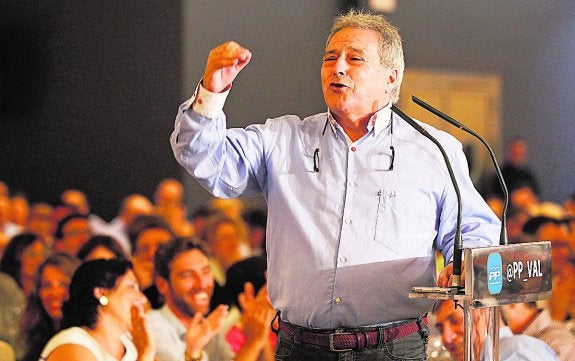 Alfonso Rus, en un acto en Sueca, el pasado verano. 