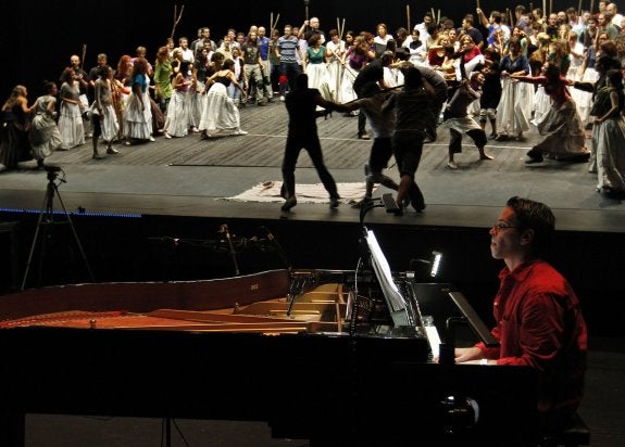 Ensayo de un espectáculo en el Palau de les Arts. :: jesús signes