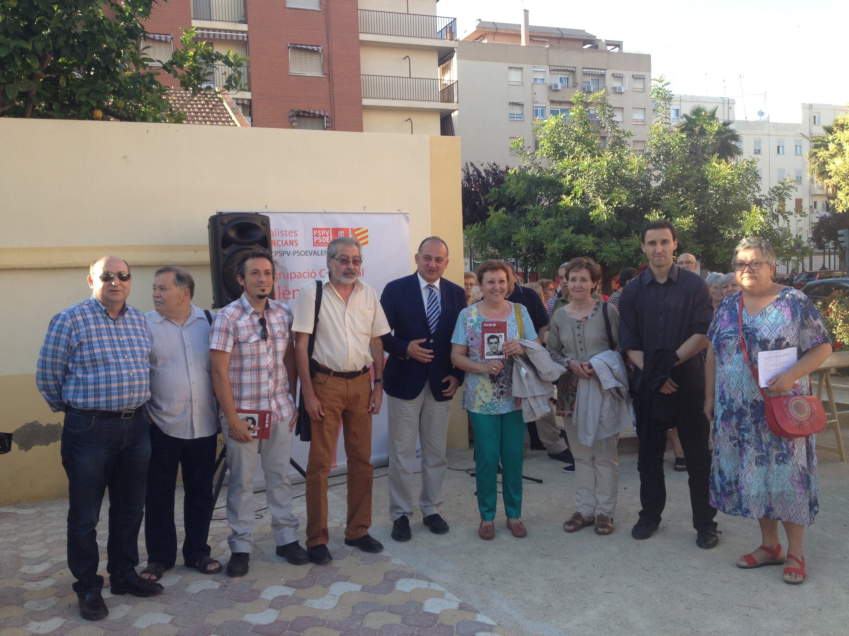 Homenaje al dirigente vecinal Félix del Río