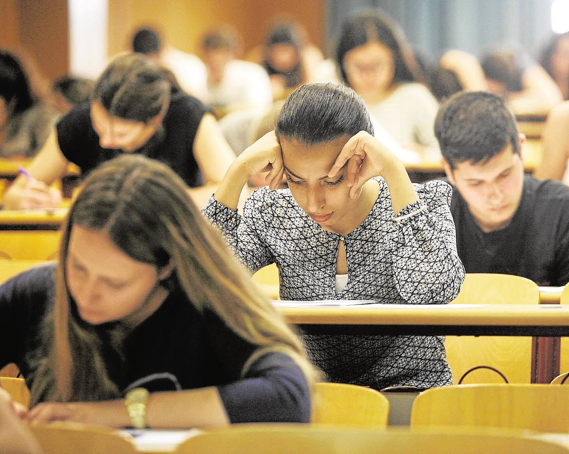 Estudiantes se enfrentan a las últimas pruebas de Selectividad.