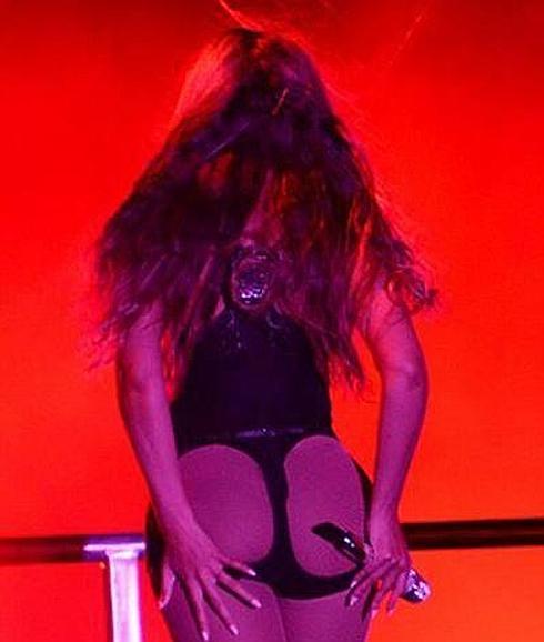 Beyoncé presume de trasero en el primer concierto de su nueva gira