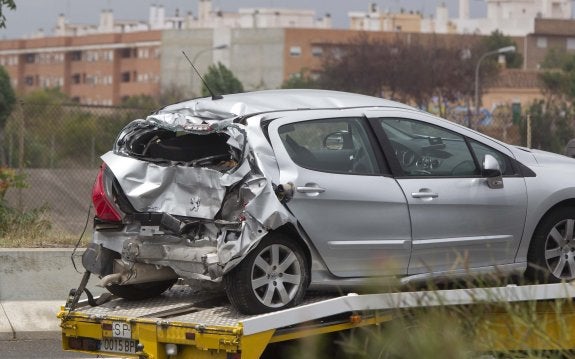 Un choque en la V-30 causa dos kilómetros de colas