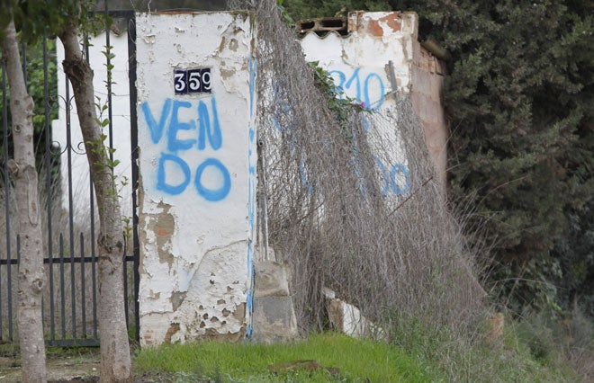 Entrada a una casa en la partida de Porchinos, afectada por el plan urbanístico.